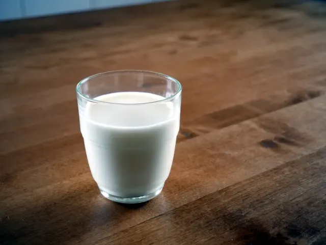 حليب كامل الدسم 1 لتر